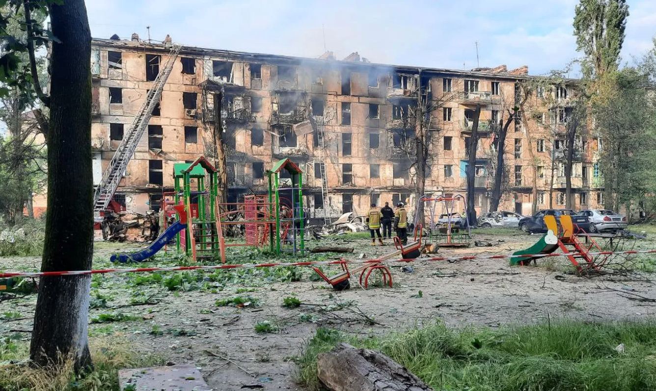 Cherson — dotyk vojny, zasiahnutý bytový dom