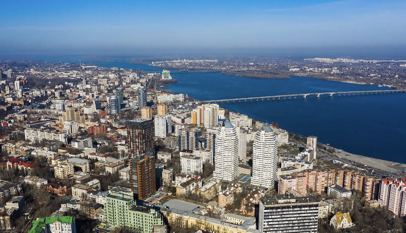 Dnipro — pohľad na mesto a rieku
