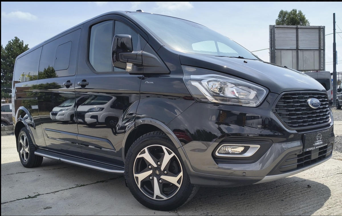 Ford Tourneo — návratová dodávka